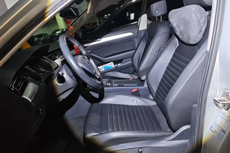 大众 迈腾 2018款 330TSI DSG 领先型中控内饰19