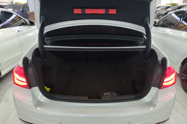 宝马3系 2018款 320Li 时尚型机舱底盘23