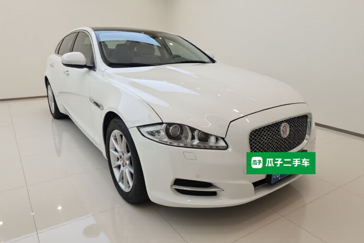 捷豹XJ 2014款 XJL 2.0T 两驱典雅商务版车身外观3