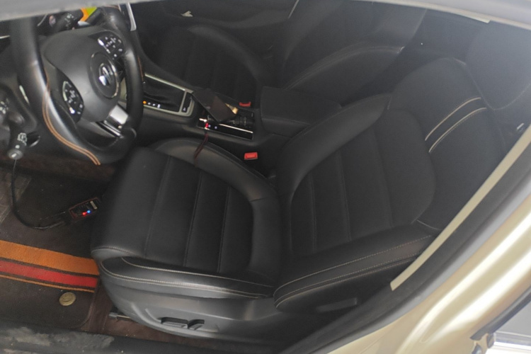 名爵 MG6 2019款 20T 自动运动版中控内饰19