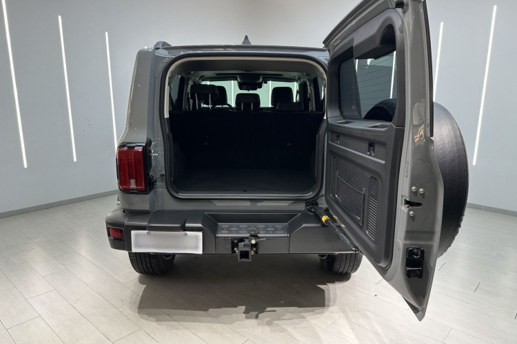 坦克300 2023款 越野版 2.0T 征服者中控内饰7006