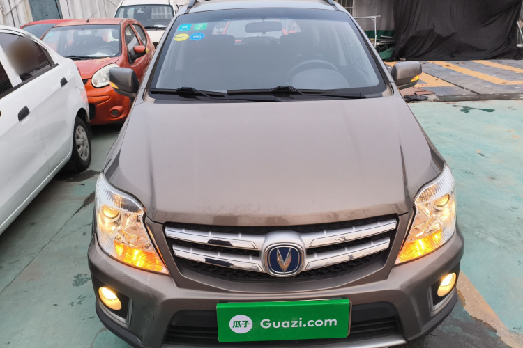 长安CX20 2014款 1.4L 手动运动版 国V车身外观2