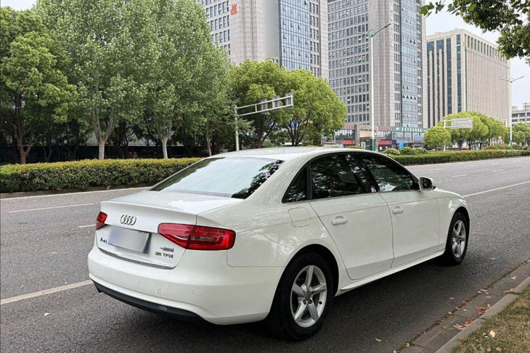 奥迪A4L 2013款 35 TFSI 自动舒适型车身外观6006