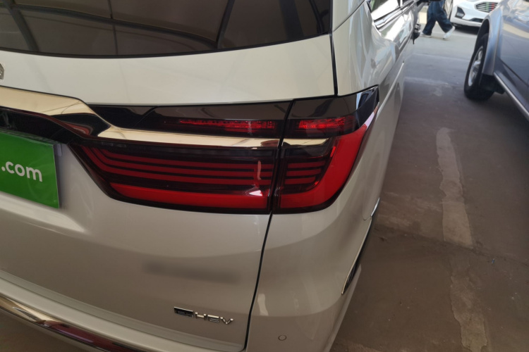 本田 艾力绅 2024款 2.0L e:HEV 豪华版车身外观9