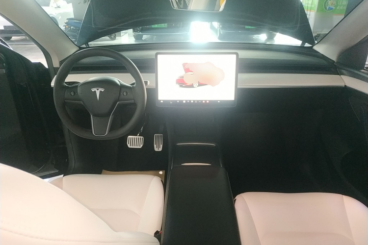 特斯拉 Model Y 2022款 后轮驱动版中控内饰12