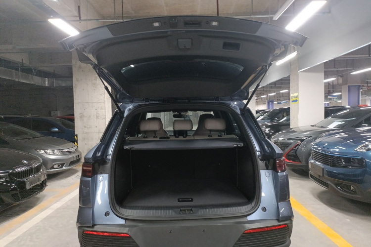 比亚迪 宋Pro新能源 2024款 荣耀版 DM-i 71KM领航型机舱底盘23