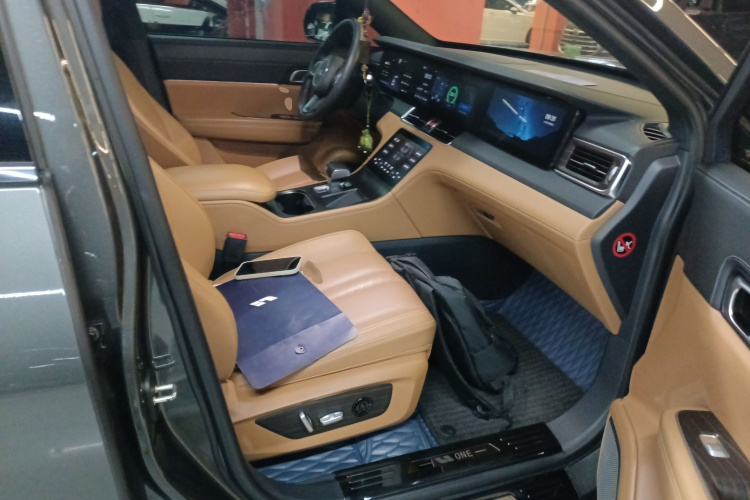 理想汽车 理想ONE 2020款 增程6座版局部细节41