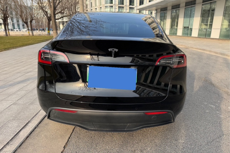 特斯拉 Model Y 2023款 长续航全轮驱动版车身外观6003