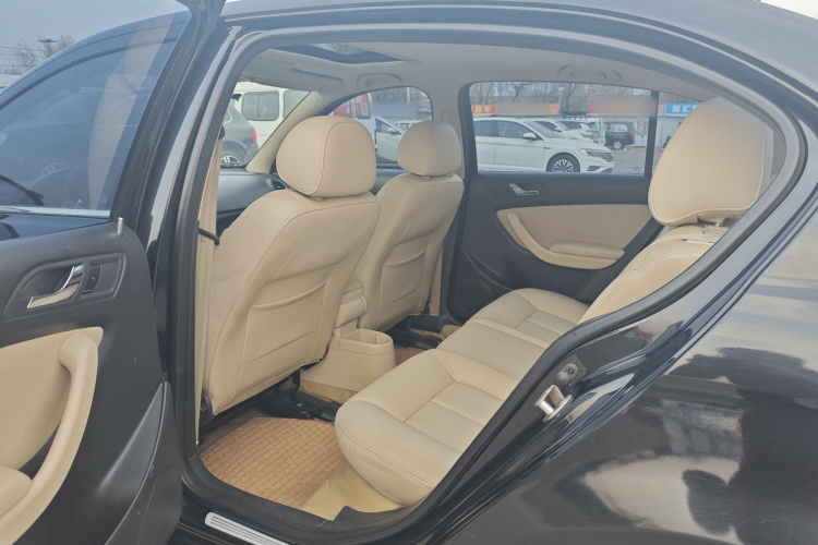 大众 朗逸 2011款 1.6L 自动品雅版中控内饰7004