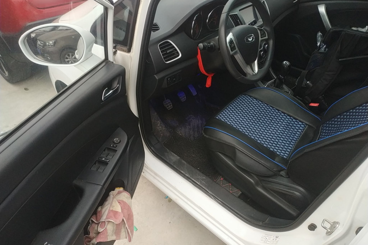 凯翼C3R 2015款 1.5L 手动金钻版中控内饰20