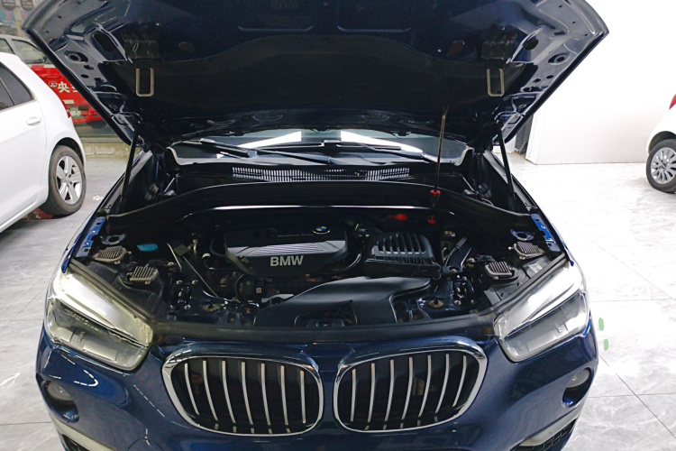 宝马X1 2018款 sDrive18Li 尊享型机舱底盘24