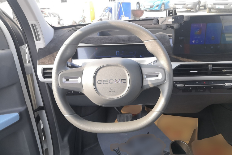 吉利银河 2024款 熊猫mini 200km 耐力熊中控内饰13