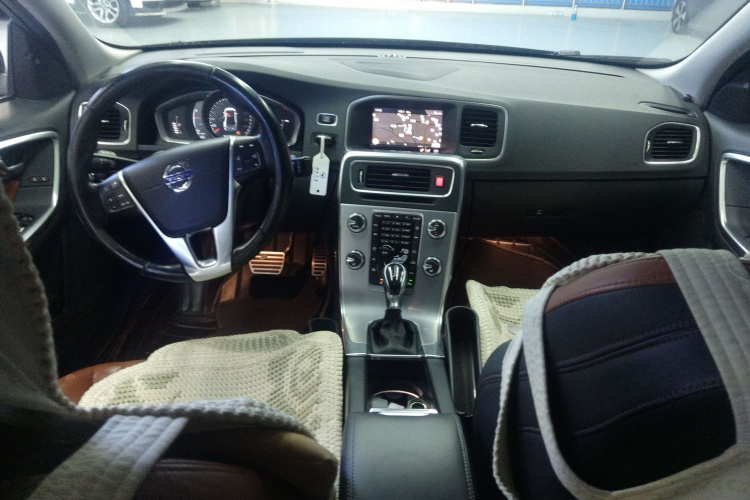 沃尔沃S60 2017款 S60L T5 智驭版中控内饰7002