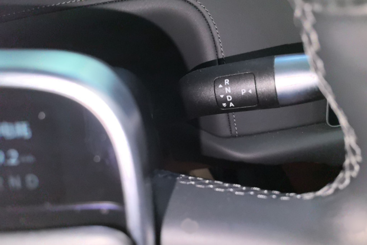 理想汽车 理想L9 2022款 Max局部细节18