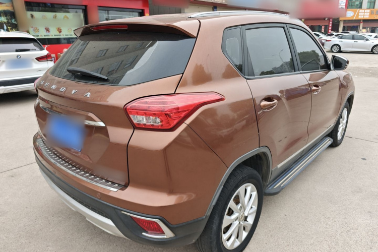 北京汽车 绅宝X35 2016款 1.5L 手动精英版车身外观7