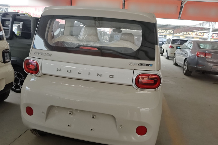 五菱汽车 宏光MINIEV 2024款 第三代 215km 青春版车身外观6