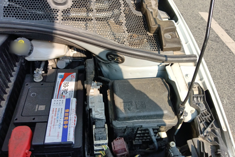 雪铁龙 爱丽舍 2018款 改款 1.6L 手动时尚型局部细节9007