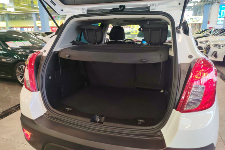 别克 昂科拉 2015款 1.4T 自动两驱都市精英型机舱底盘23