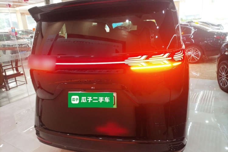 腾势D9 2022款 DM-i 1040 尊贵型车身外观6004