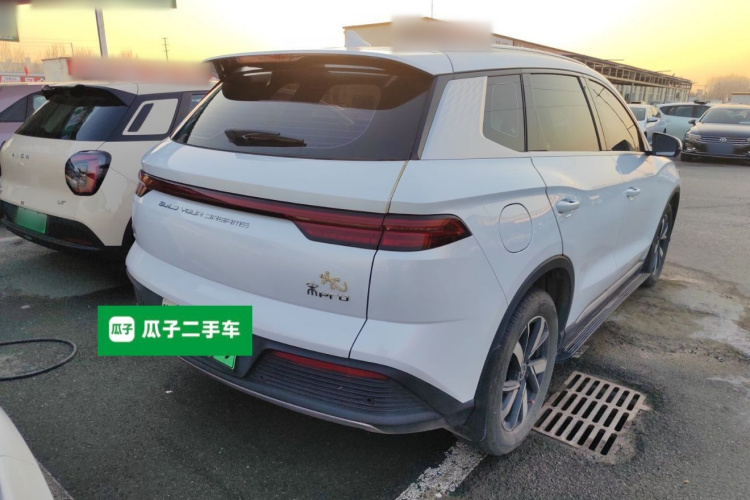 比亚迪 宋Pro新能源 2023款 冠军版 DM-i 71KM超越型车身外观7