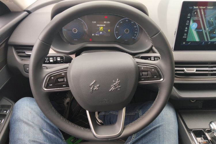 红旗E-QM5 2022款 431km 充电乐享版中控内饰13