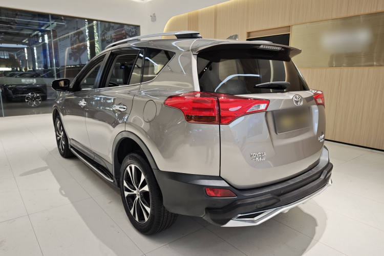 丰田 RAV4荣放 2015款 2.5L 自动四驱精英版车身外观6006