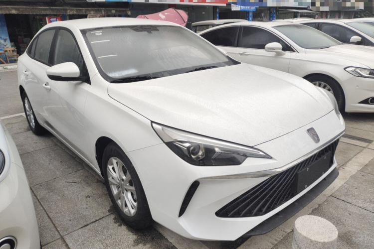 荣威i5 2023款 1.5L 手动舒享版车身外观3