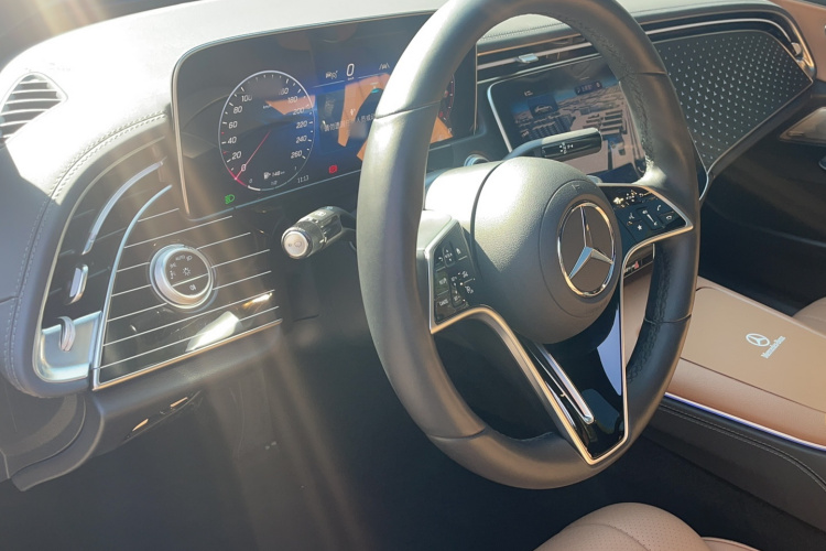 奔驰E级 2024款 改款 E 260 L中控内饰7005