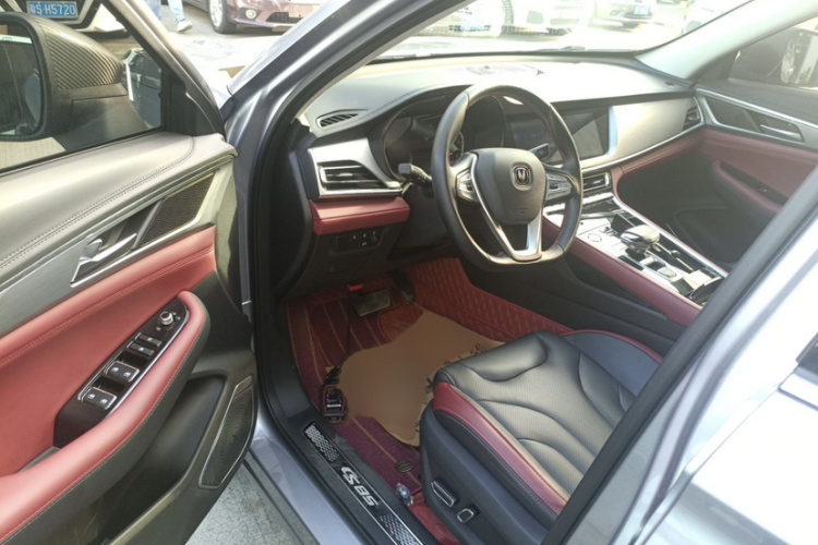 长安CS85 COUPE 2023款 1.5T DCT尊贵型中控内饰7006