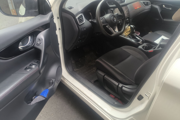 日产 逍客 2019款 2.0L CVT智享版中控内饰20