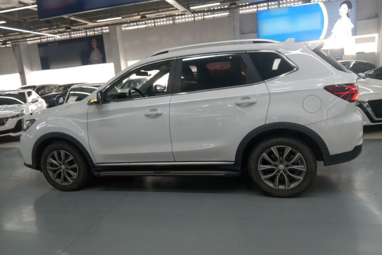 荣威RX5 2022款 330TGI 自动国潮版车身外观4