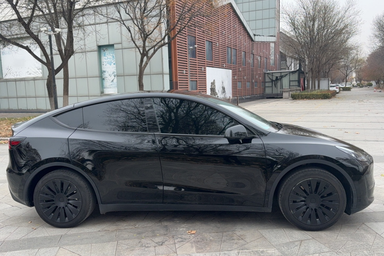 特斯拉 Model Y 2023款 后轮驱动版车身外观6003