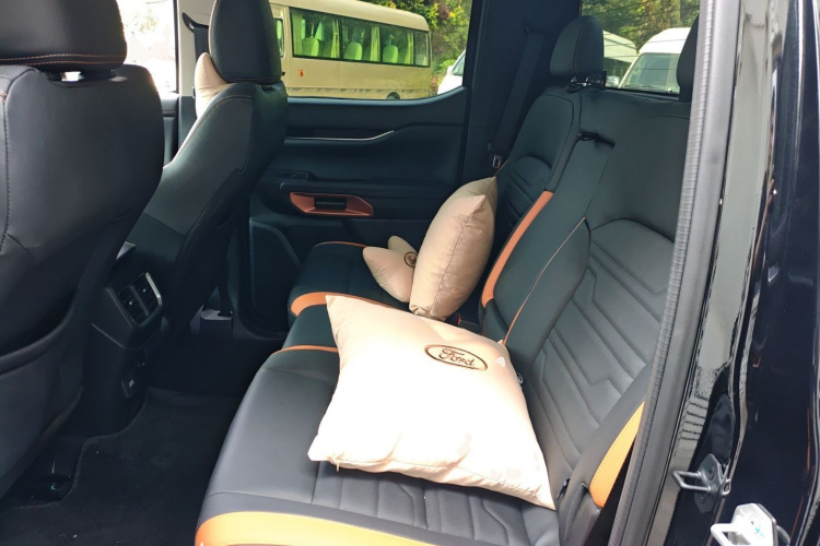 福特 游骑侠Ranger 2023款 探迹四驱自动版 汽油中控内饰21