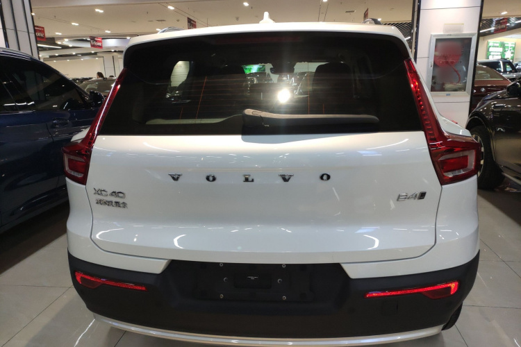 沃尔沃XC40 2025款 B4 四驱智远豪华版车身外观6004