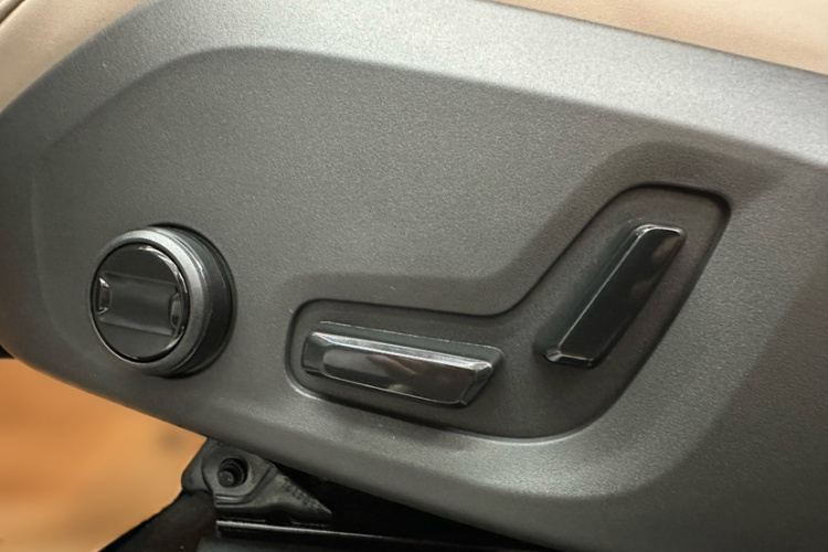 沃尔沃XC60 2026款 B5 四驱智逸豪华版中控内饰7007