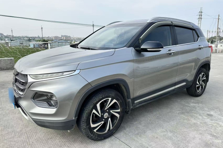 宝骏510 2017款 1.5L 自动豪华型车身外观1