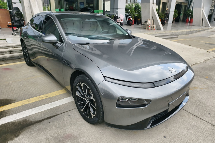 小鹏P7 2022款 625E车身外观3