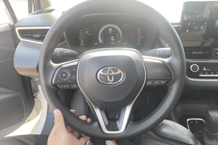 丰田 雷凌 2023款 TNGA 1.5L CVT进取版中控内饰13