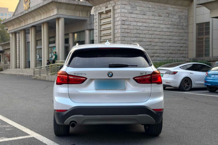 宝马X1 2016款 sDrive18Li 时尚型车身外观6004