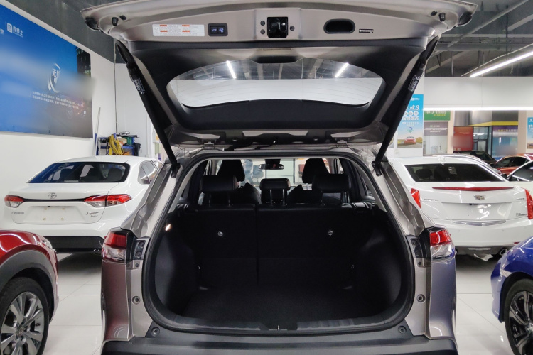 丰田 锋兰达 2022款 2.0L CVT豪华PLUS版机舱底盘23