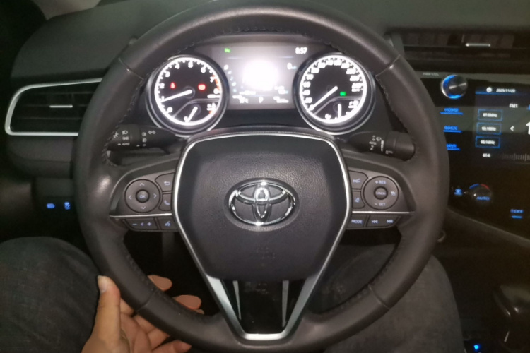 丰田 凯美瑞 2019款 改款 2.0G 豪华版局部细节13