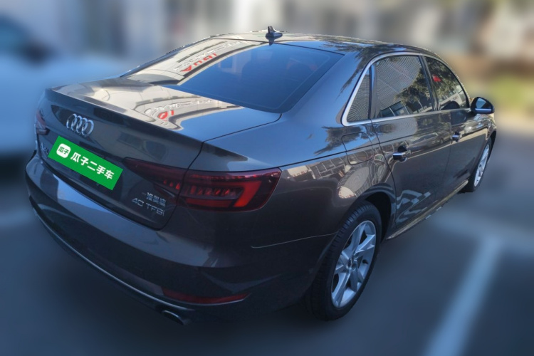 奥迪A4L 2018款 30周年年型 40 TFSI 进取型车身外观7