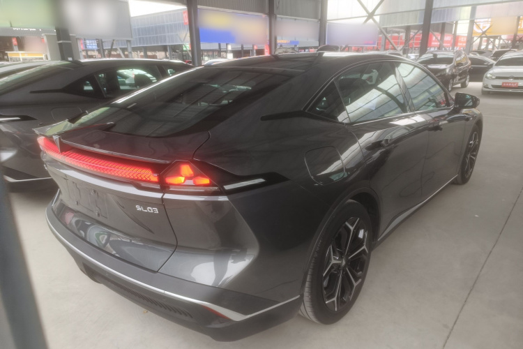 深蓝汽车 深蓝SL03 2023款 200Max增程版车身外观7