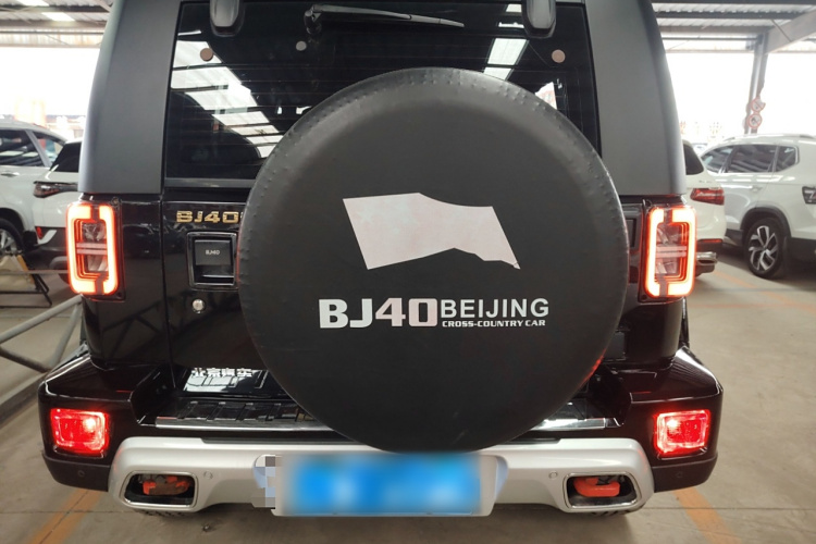 北京BJ40 2019款 PLUS 2.3T 自动四驱尊享版 国VI车身外观6