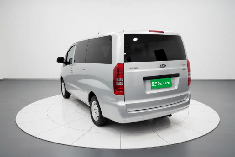 江淮瑞风 瑞风M3 2023款 PLUS 1.5T 7/8座舒适版车身外观5