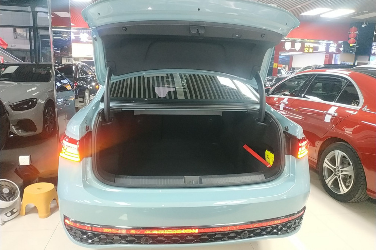 大众 帕萨特 2025款 Pro 380TSI 星空龙尊版机舱底盘23