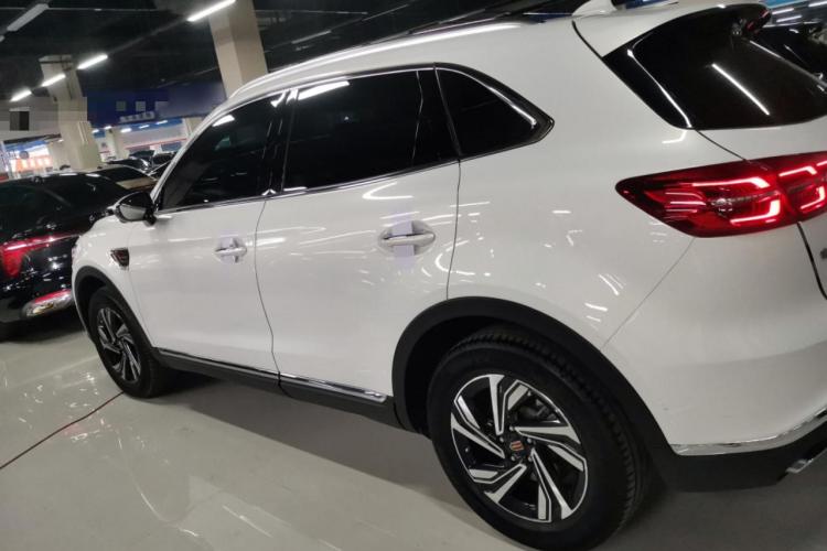 红旗HS5 2022款 改款 2.0T 智联旗享版车身外观4