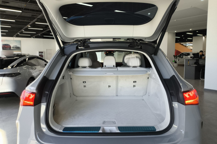 奔驰EQE SUV 2023款 350 4MATIC 先锋版局部细节23