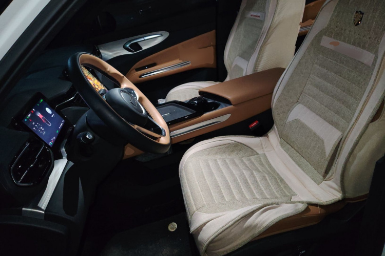 奔腾 悦意07 2025款 210km 乐享版中控内饰19