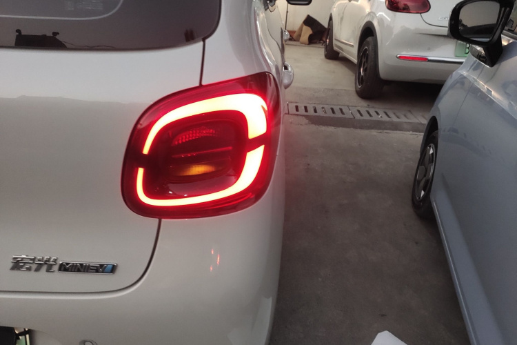 五菱汽车 宏光MINIEV 2025款 四门版 臻享款车身外观6006